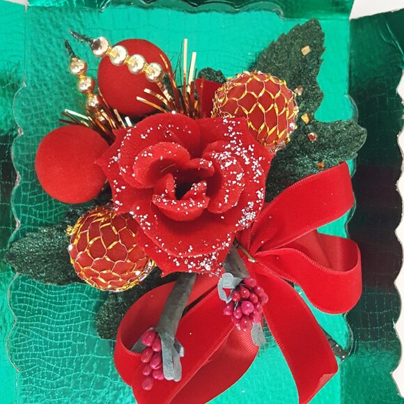 Vintage Christmas Holiday Corsage - Picture 4 of 14
